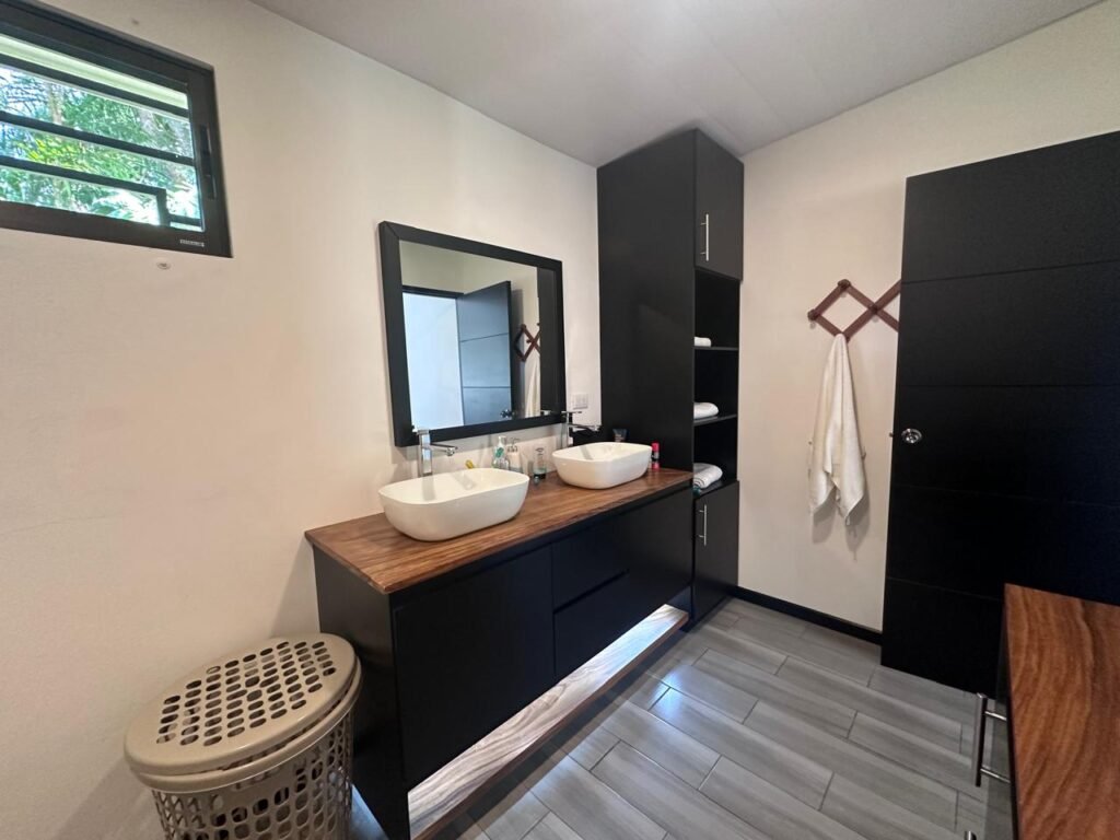 WhatsApp Image 2025-11-04 at 10.04.00 PM